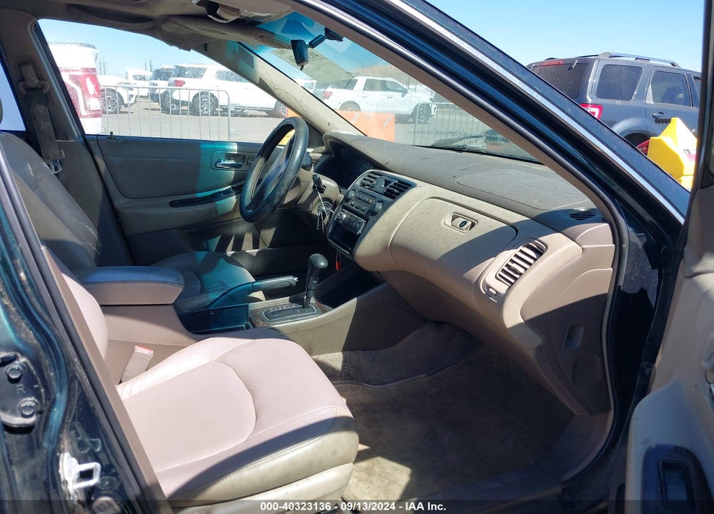 2000 HONDA ACCORD 2.3 EX VIN: JHMCG5669YC002128