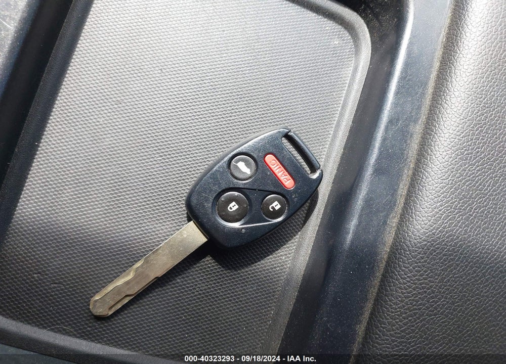 2011 HONDA PILOT EX-L VIN: 5FNYF3H55BB029324