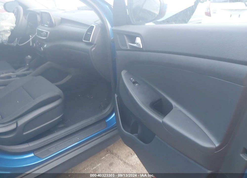 2019 HYUNDAI TUCSON SE VIN: KM8J23A49KU923201