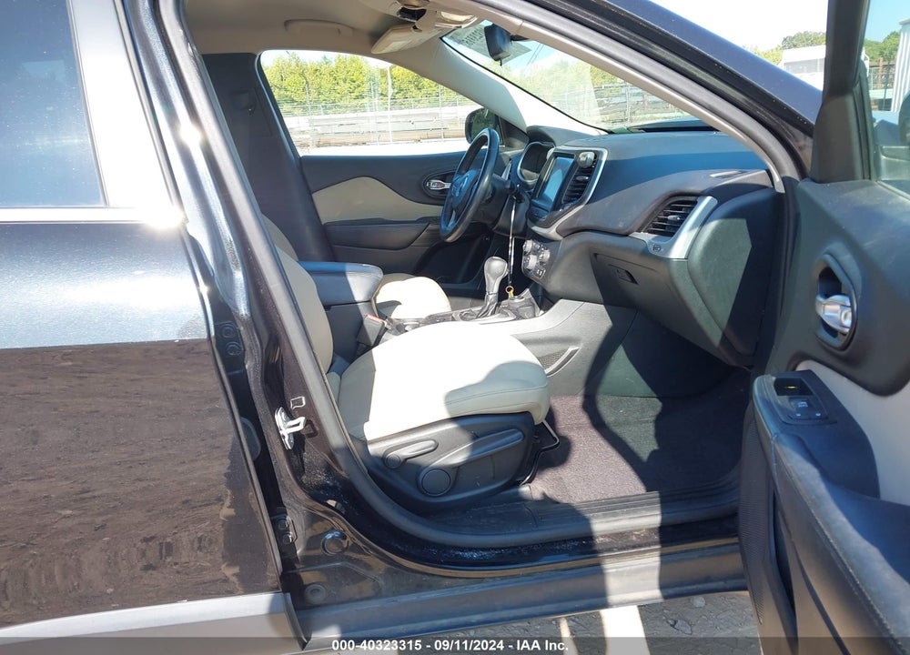 2016 JEEP CHEROKEE LATITUDE VIN: 1C4PJMCS1GW215717