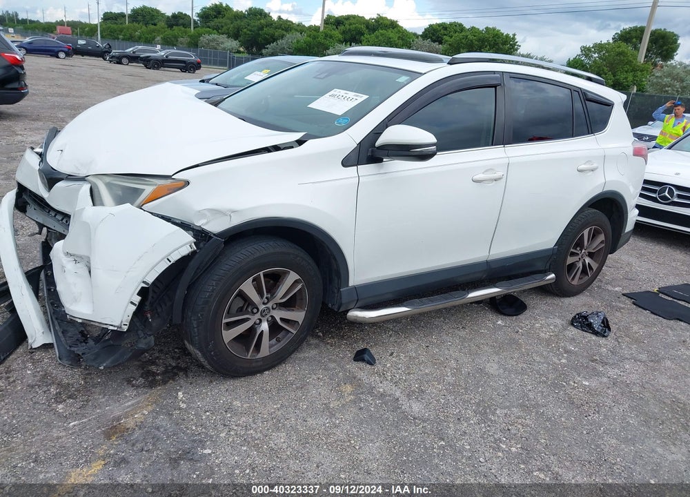 2017 TOYOTA RAV4 XLE VIN: JTMWFREV3HJ104893