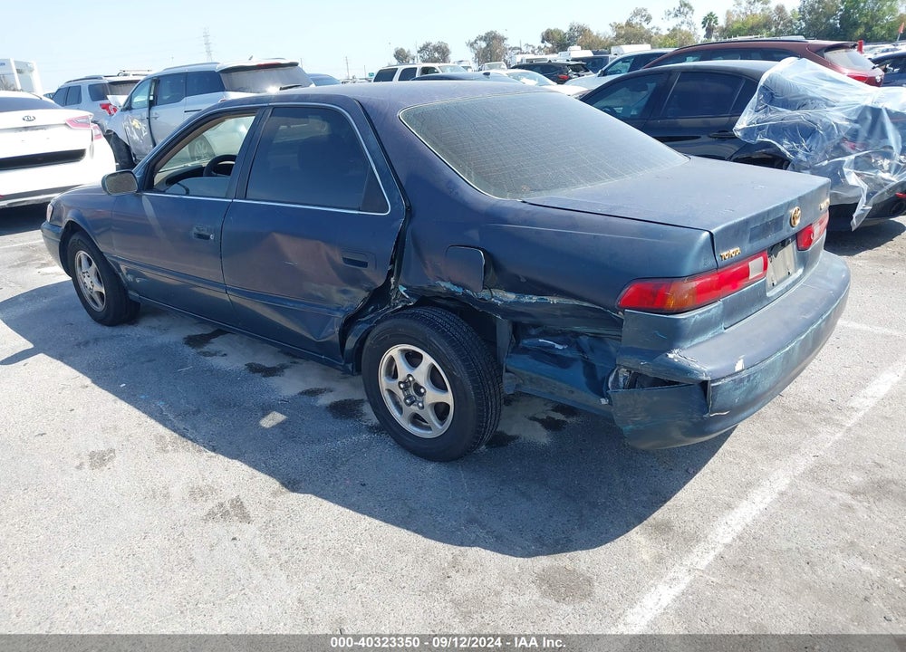 1997 TOYOTA CAMRY LE VIN: JT2BG22K4V0081213