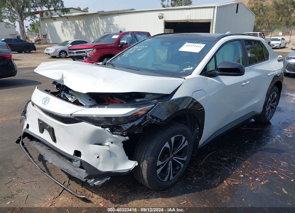 2024 TOYOTA BZ4X XLE VIN: JTMAAAAA8RA032880