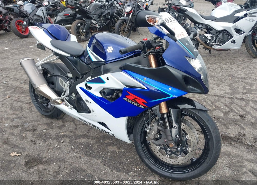 2005 SUZUKI GSX-R1000 VIN: JS1GT76A852105325