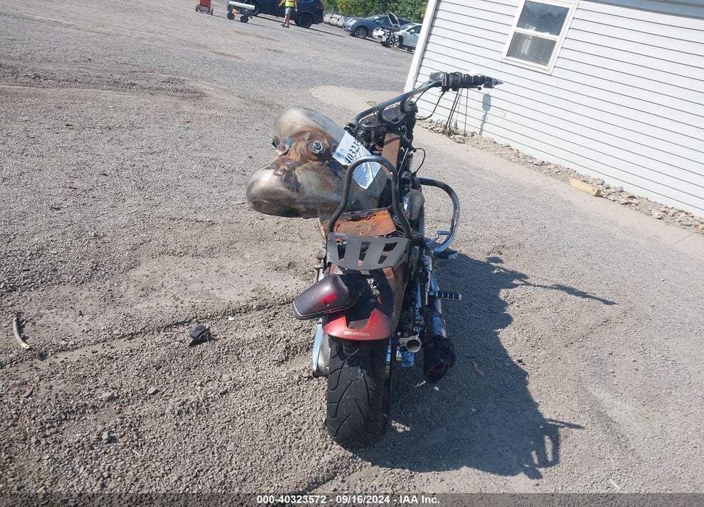 2006 HONDA VTX1300 C VIN: 1HFSC55016A212534