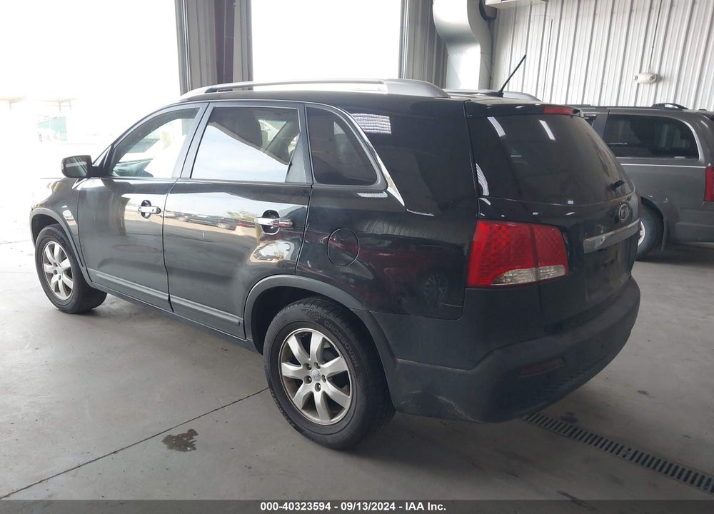 2013 KIA SORENTO LX VIN: 5XYKT4A66DG323737