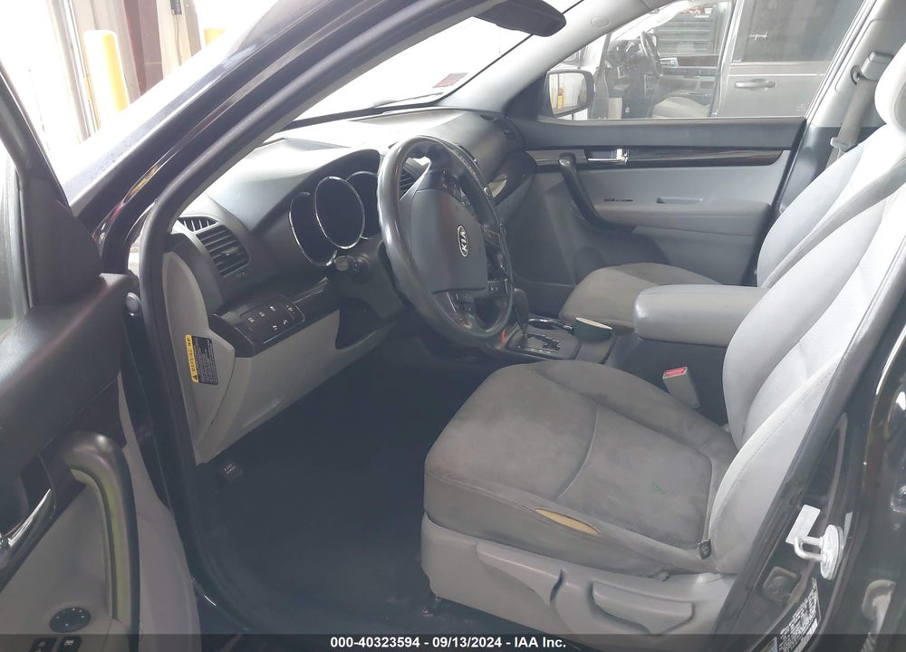 2013 KIA SORENTO LX VIN: 5XYKT4A66DG323737