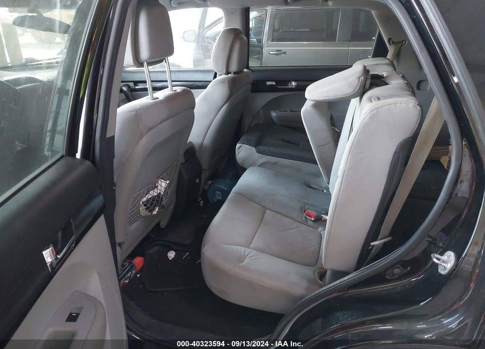 2013 KIA SORENTO LX VIN: 5XYKT4A66DG323737