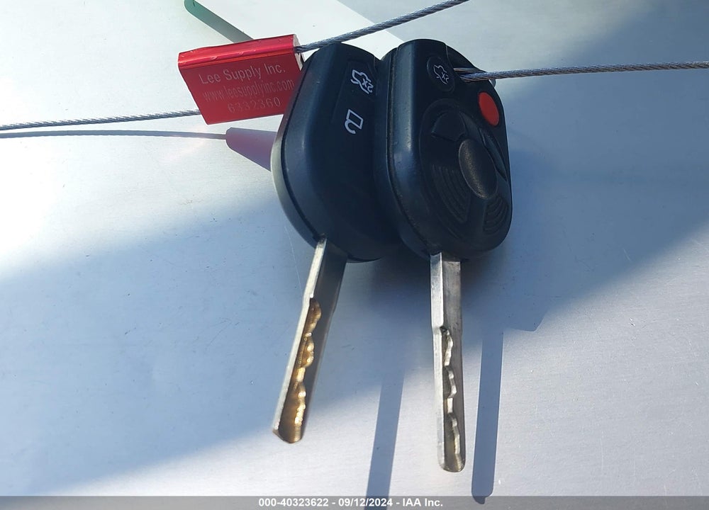 2015 FORD FOCUS SE VIN: 1FADP3F20FL204088