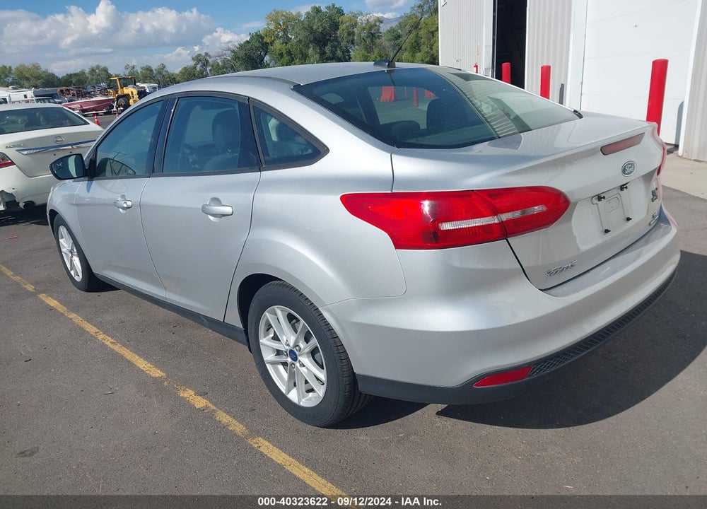 2015 FORD FOCUS SE VIN: 1FADP3F20FL204088