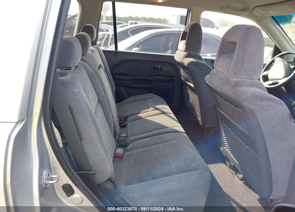 2004 HONDA PILOT EX VIN: 2HKYF18424H515895