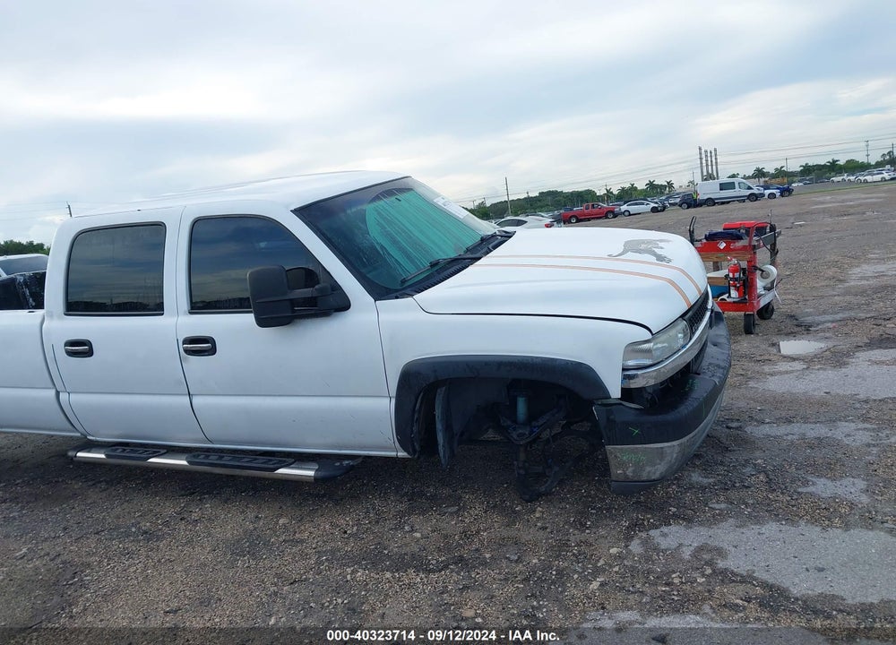 2001 CHEVROLET SILVERADO 2500HD VIN: 1GCHC23U21F122653