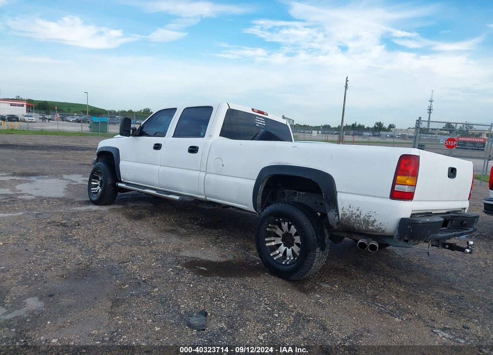 2001 CHEVROLET SILVERADO 2500HD VIN: 1GCHC23U21F122653