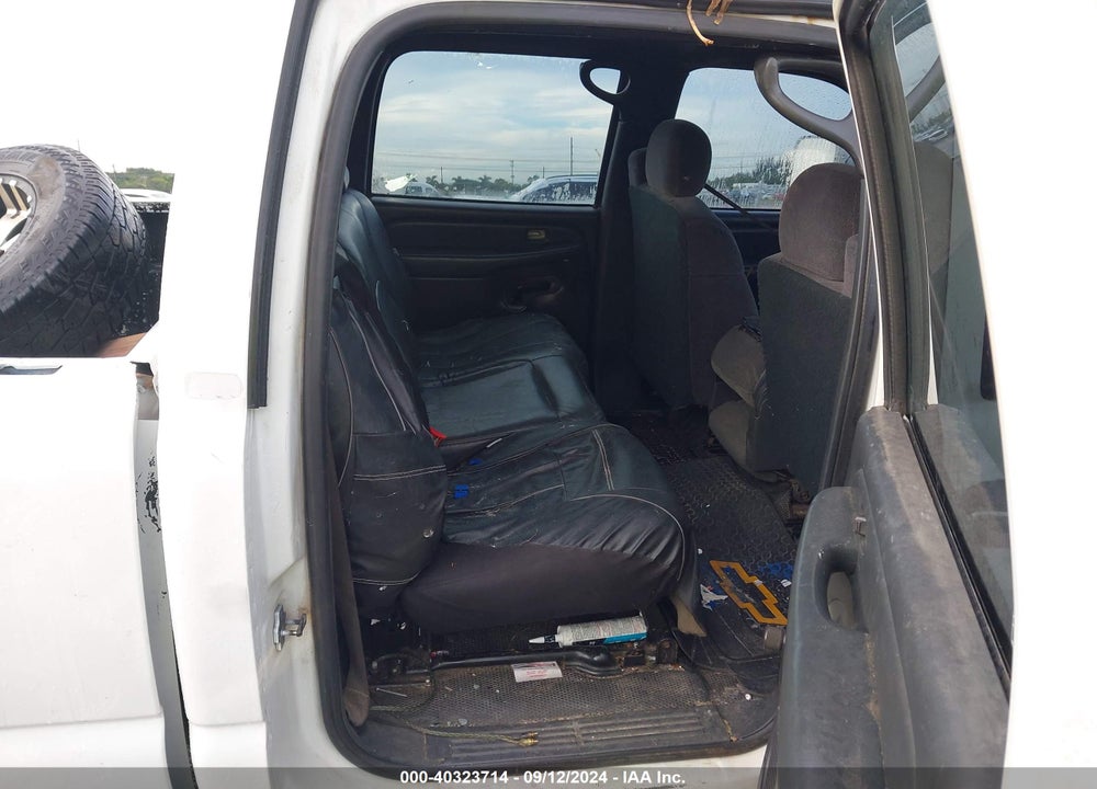 2001 CHEVROLET SILVERADO 2500HD VIN: 1GCHC23U21F122653