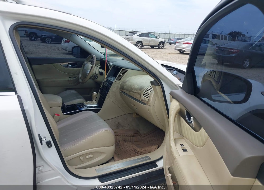 2009 INFINITI FX35 VIN: JNRAS18U29M101347