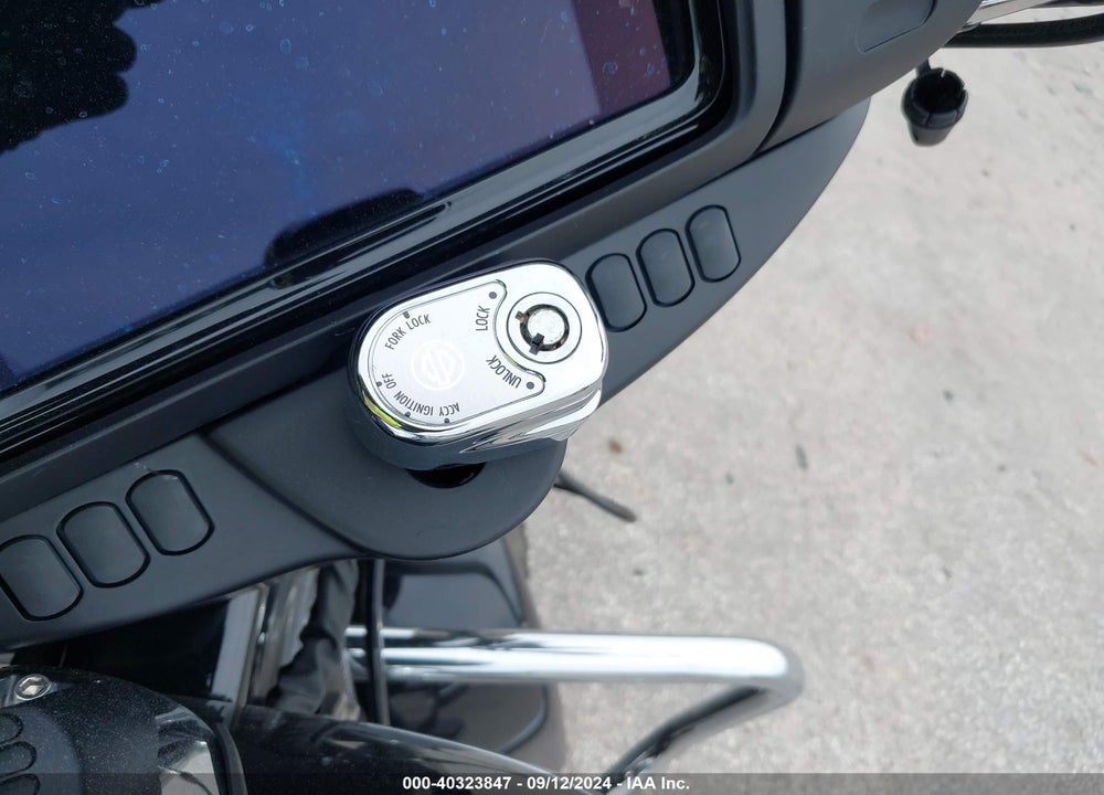 2023 HARLEY-DAVIDSON FLHX VIN: 1HD1KBC11PB630671