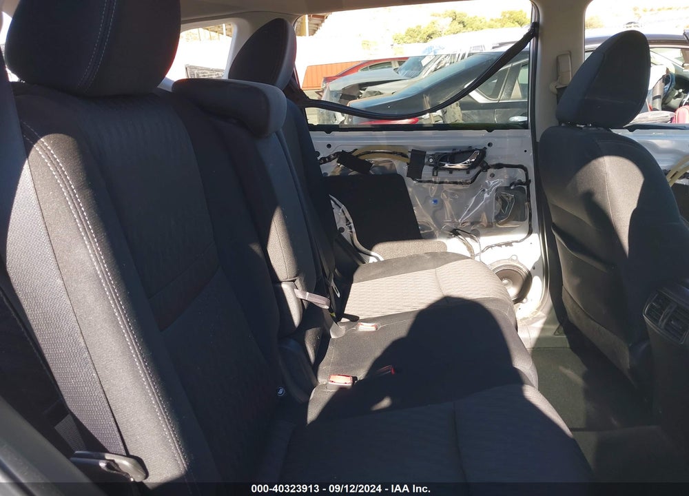 2018 NISSAN ROGUE SV VIN: KNMAT2MV0JP593848