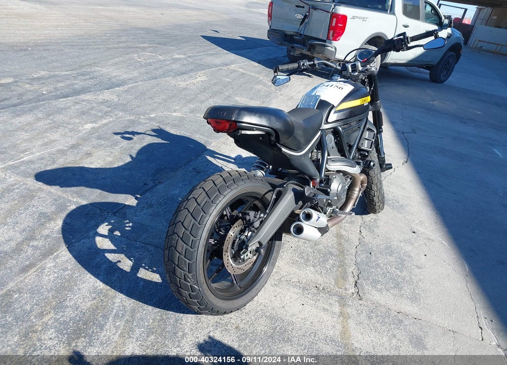 2017 DUCATI SCRAMBLER 800 VIN: ML015ANM6HT011330