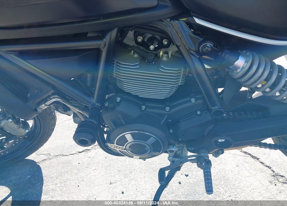 2017 DUCATI SCRAMBLER 800 VIN: ML015ANM6HT011330