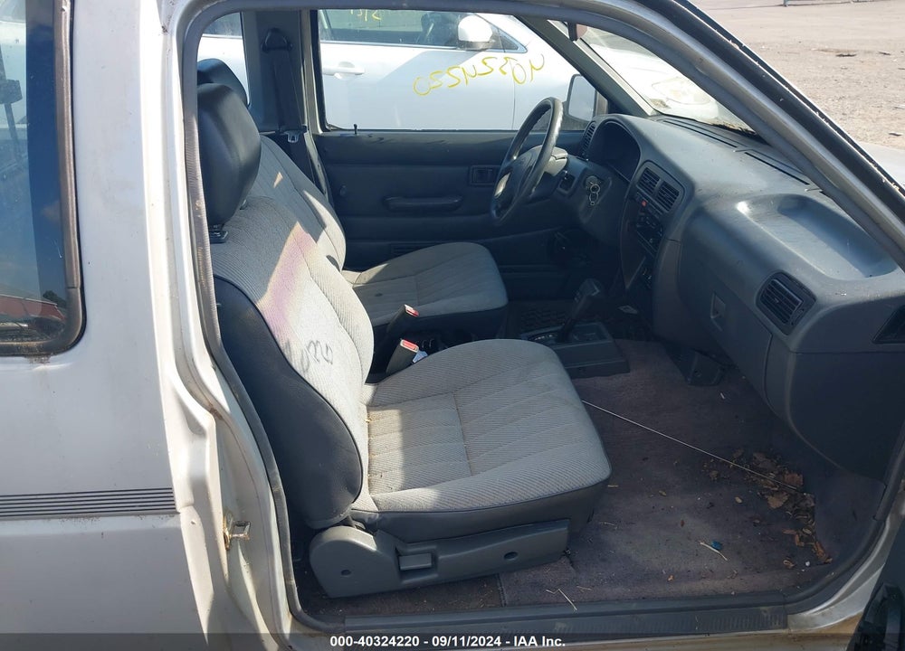 1994 NISSAN TRUCK KING CAB XE VIN: 1N6SD16S2RC304659