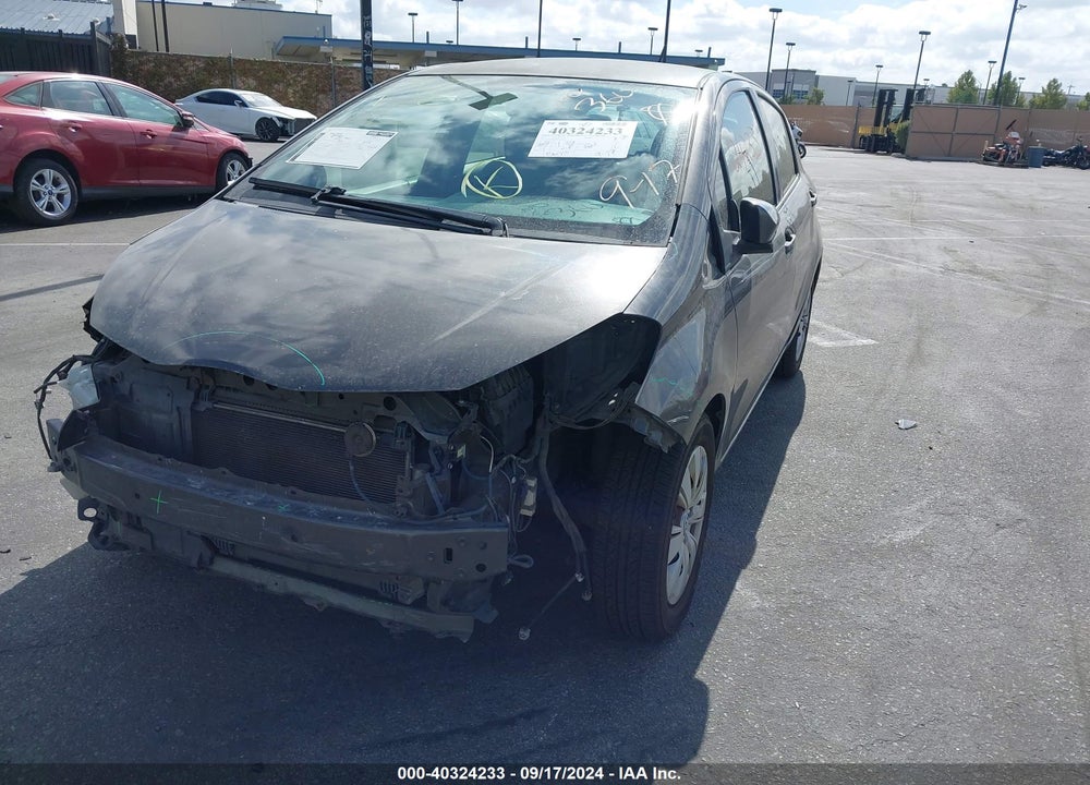2013 TOYOTA YARIS LE VIN: JTDKTUD3XDD548582