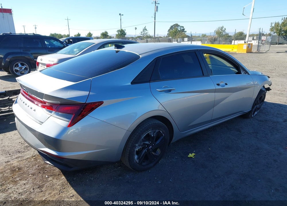 2021 HYUNDAI ELANTRA SEL VIN: 5NPLM4AG7MH038080