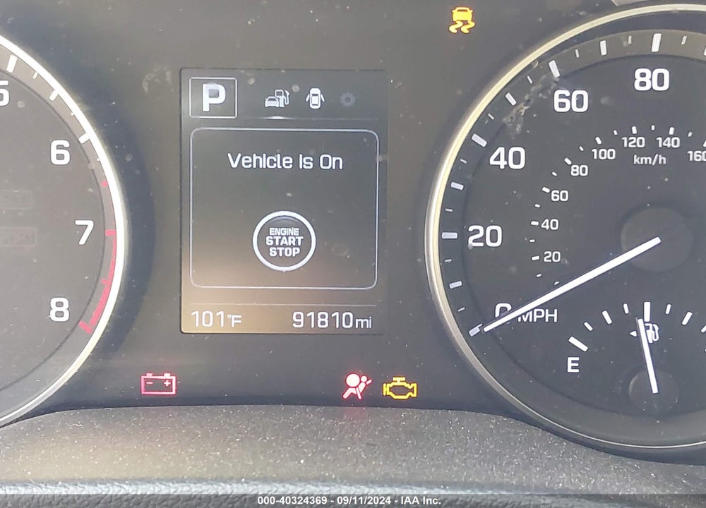 2017 HYUNDAI ELANTRA VIN: KMHD84LF3HU268364