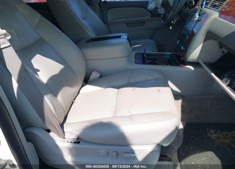 2014 CHEVROLET TAHOE LTZ VIN: 1GNSKCE03ER152328