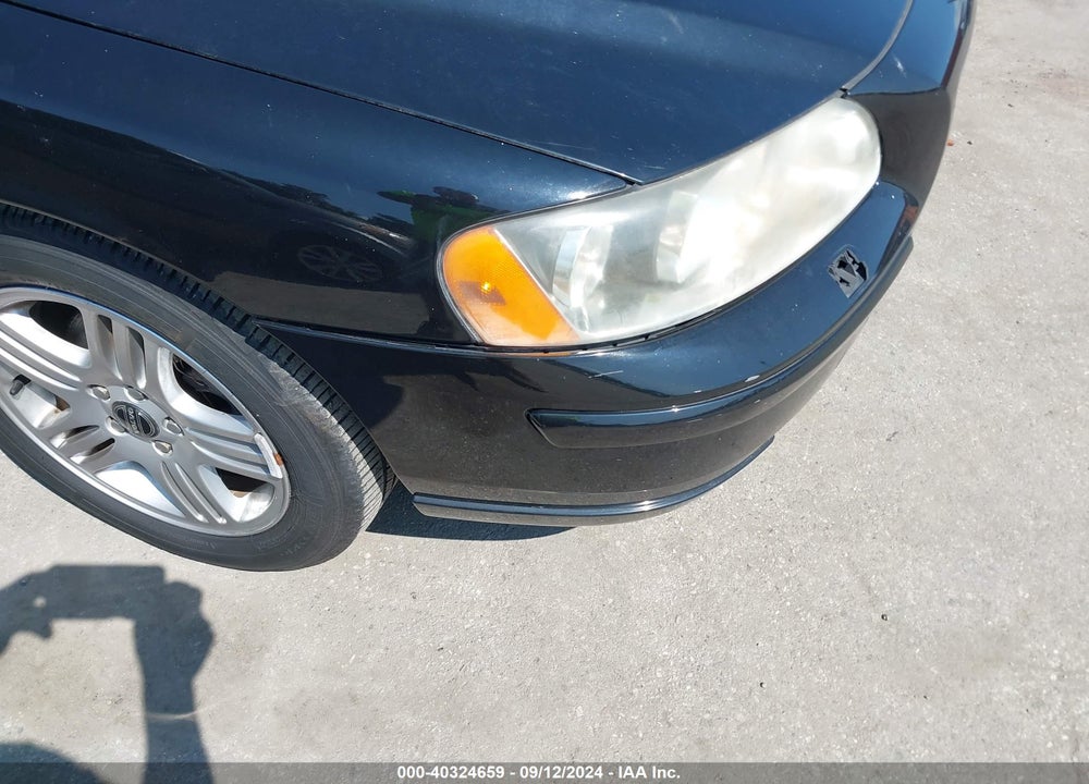 2005 VOLVO S60 2.5T VIN: YV1RS592052457660