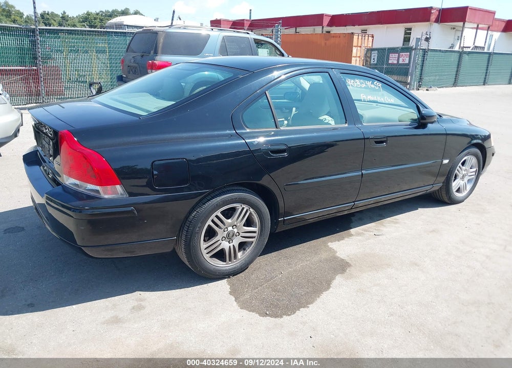 2005 VOLVO S60 2.5T VIN: YV1RS592052457660
