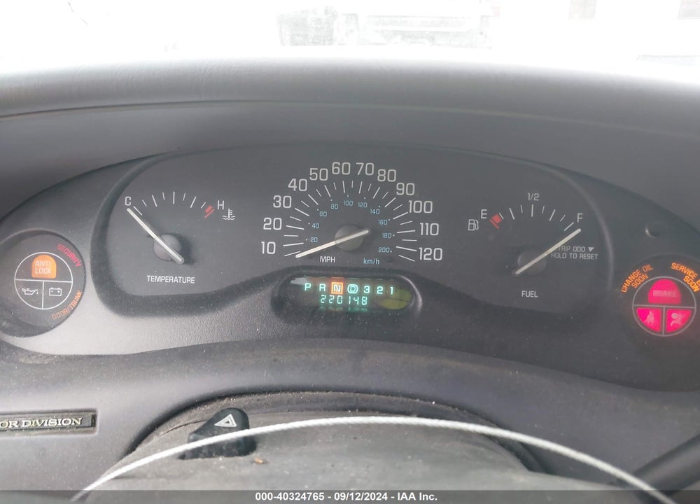 2002 BUICK CENTURY CUSTOM VIN: 2G4WS52J521138160