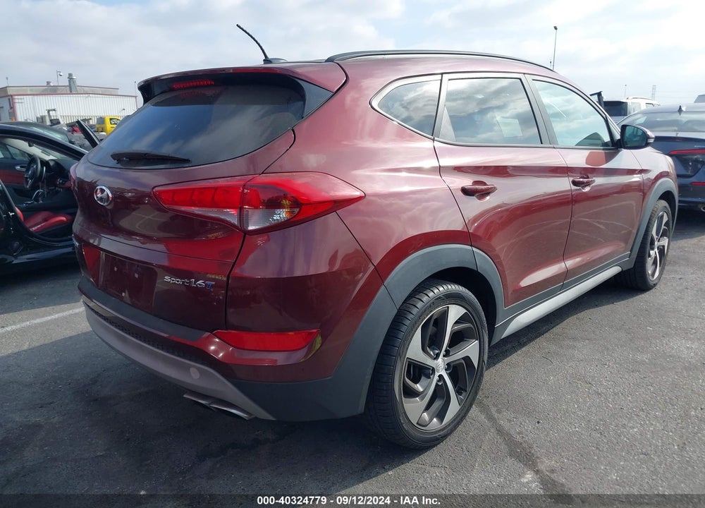 2017 HYUNDAI TUCSON SPORT VIN: KM8J33A28HU461203