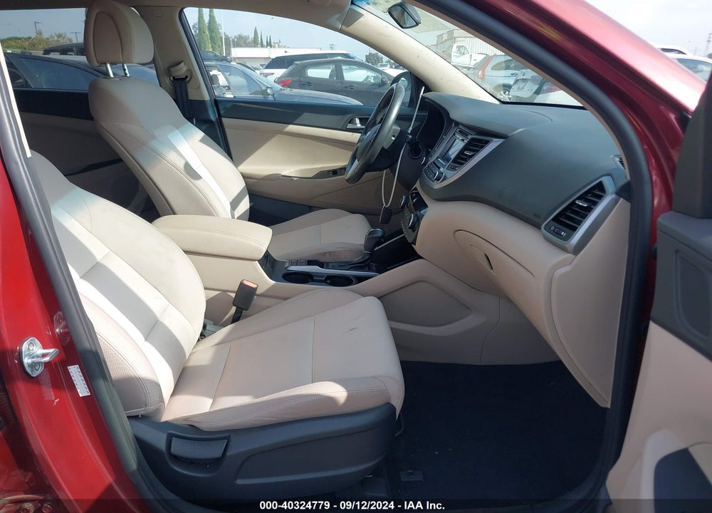 2017 HYUNDAI TUCSON SPORT VIN: KM8J33A28HU461203