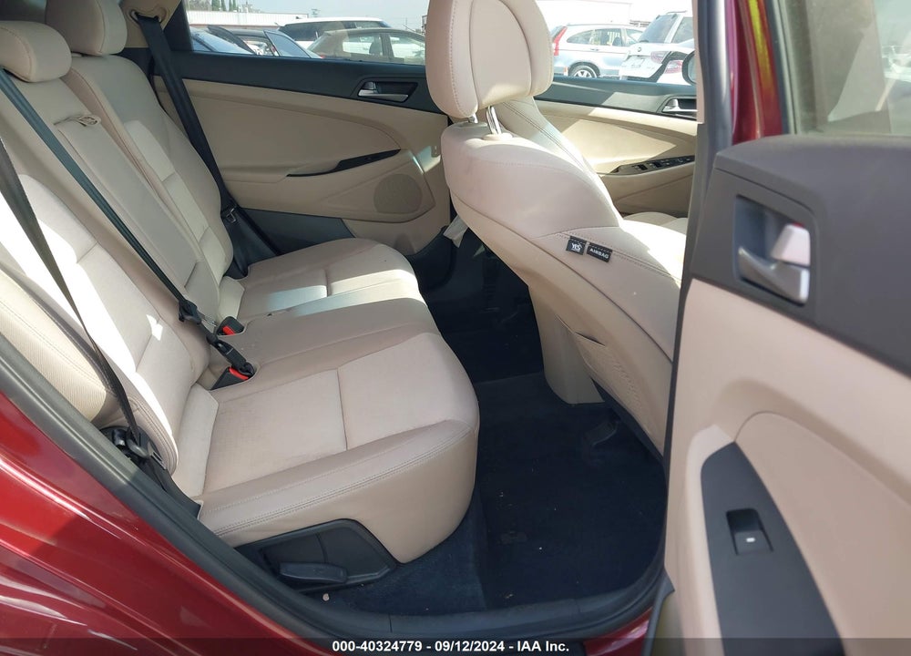 2017 HYUNDAI TUCSON SPORT VIN: KM8J33A28HU461203