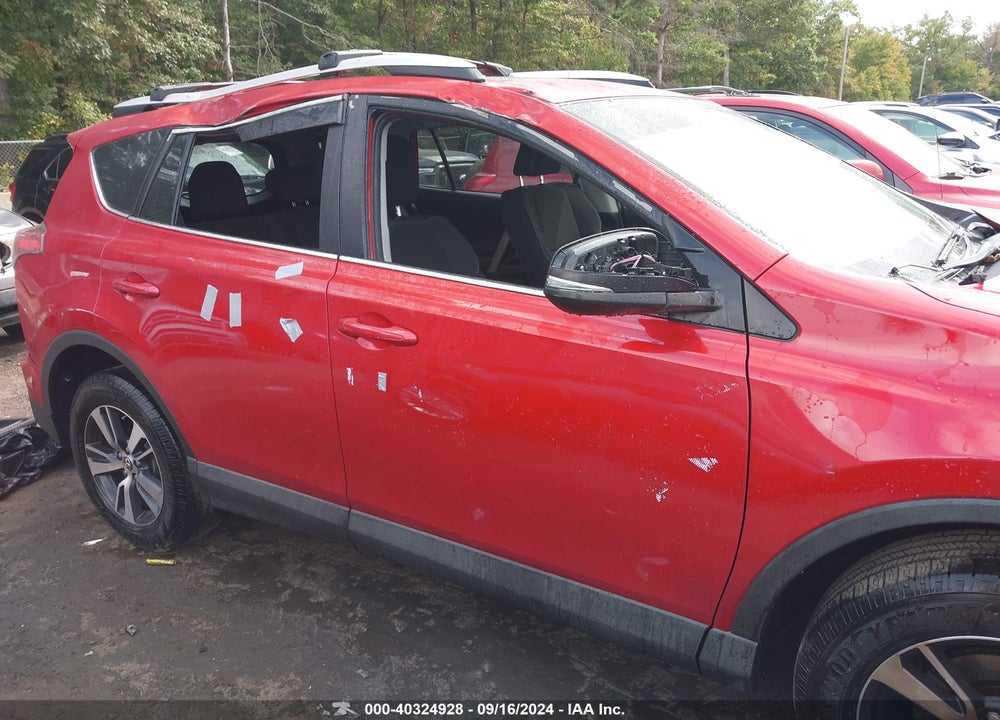 2016 TOYOTA RAV4 XLE VIN: 2T3RFREVXGW421633