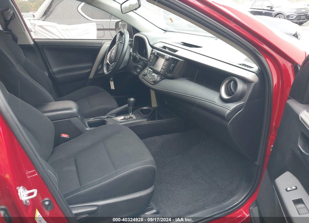2016 TOYOTA RAV4 XLE VIN: 2T3RFREVXGW421633