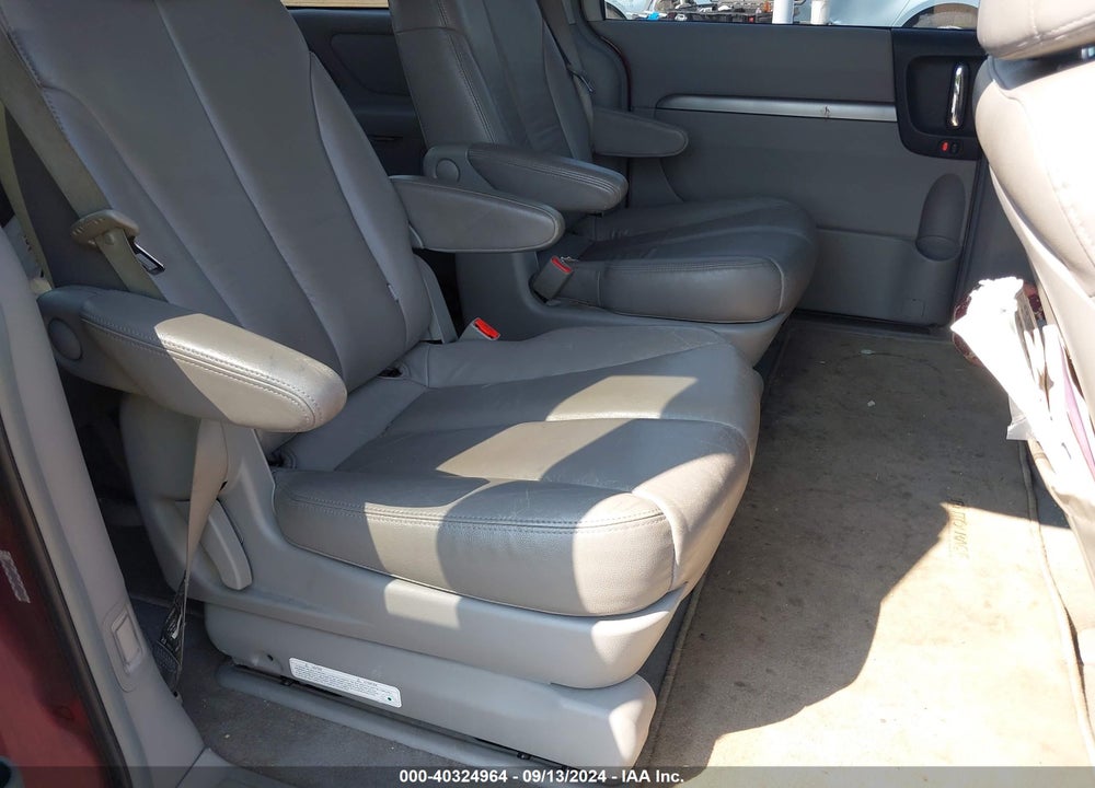 2007 HYUNDAI ENTOURAGE GLS/LIMITED/SE VIN: KNDMC233576024067