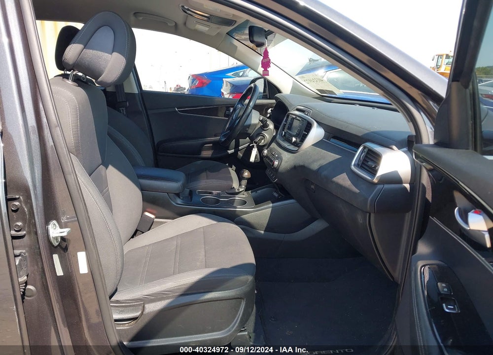 2016 KIA SORENTO 2.4L LX VIN: 5XYPGDA3XGG136635
