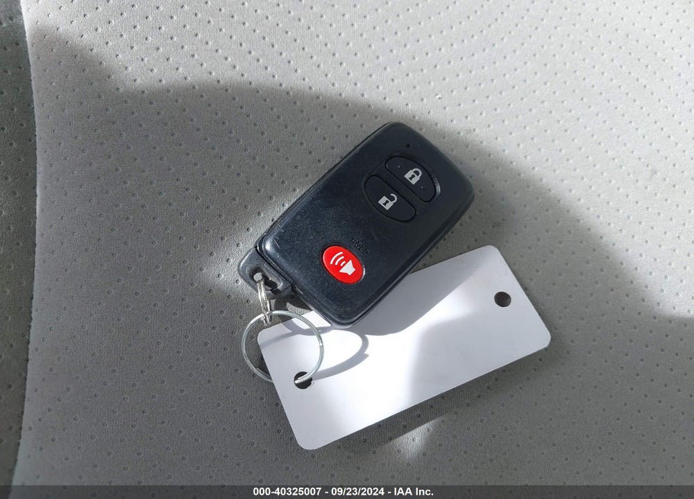 2013 TOYOTA PRIUS TWO VIN: JTDKN3DUXD0341002