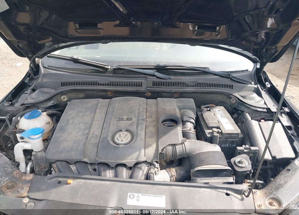 2012 VOLKSWAGEN JETTA 2.5L SE VIN: 3VWBP7AJ4CM319985