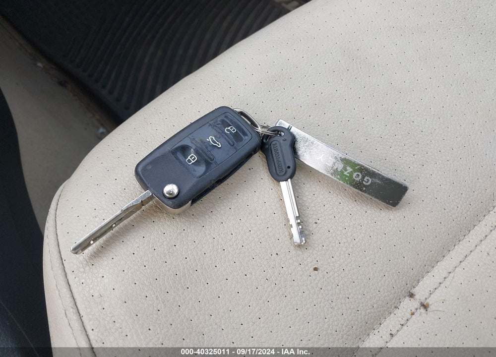 2012 VOLKSWAGEN JETTA 2.5L SE VIN: 3VWBP7AJ4CM319985
