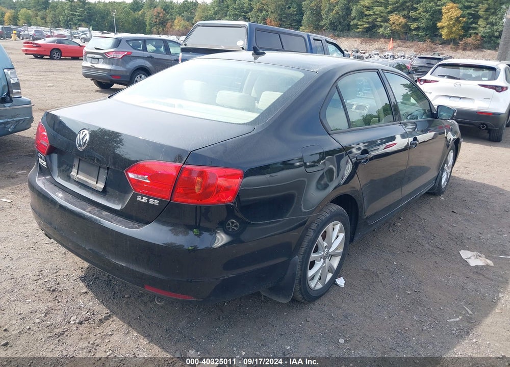 2012 VOLKSWAGEN JETTA 2.5L SE VIN: 3VWBP7AJ4CM319985