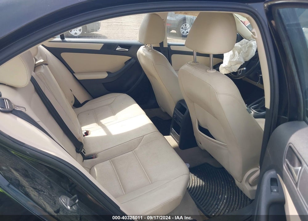 2012 VOLKSWAGEN JETTA 2.5L SE VIN: 3VWBP7AJ4CM319985