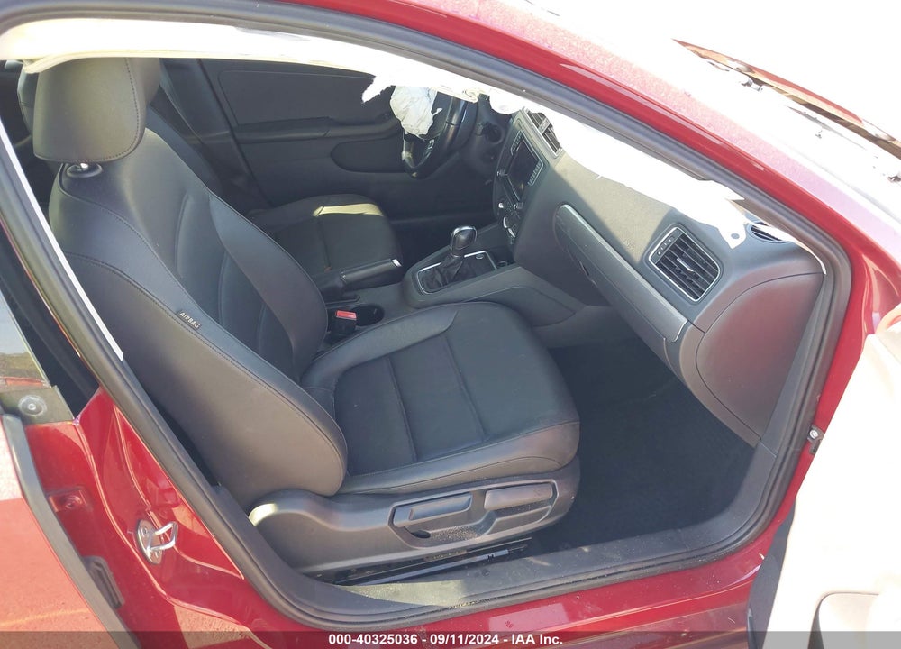 2017 VOLKSWAGEN JETTA VIN: 3VWDB7AJ0HM413733