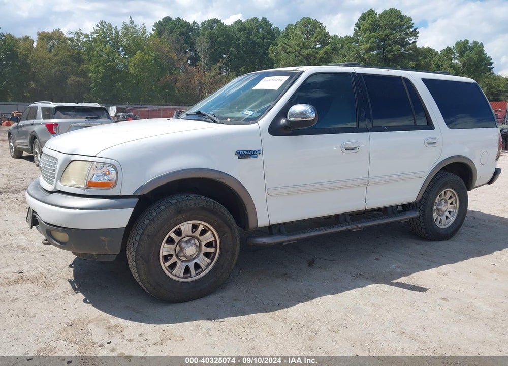 2002 FORD EXPEDITION XLT VIN: 1FMPU16L32LA52374