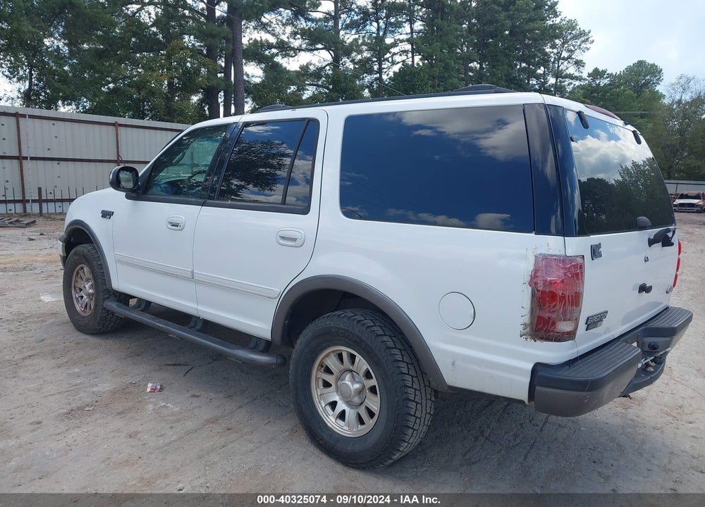 2002 FORD EXPEDITION XLT VIN: 1FMPU16L32LA52374
