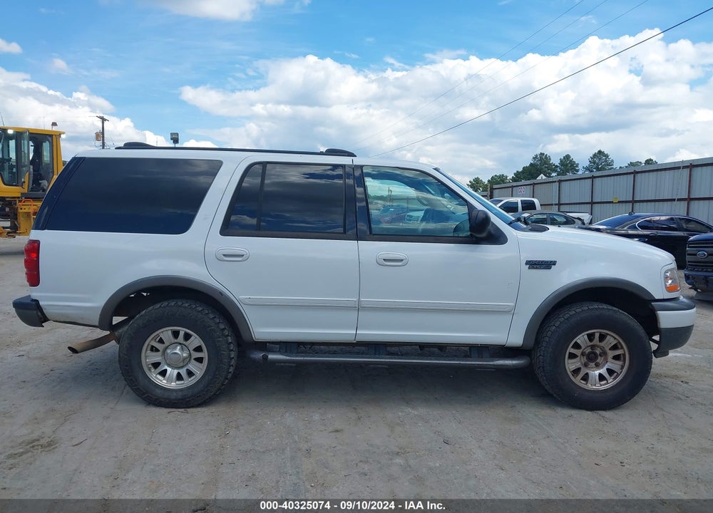 2002 FORD EXPEDITION XLT VIN: 1FMPU16L32LA52374