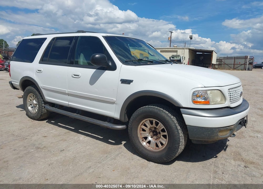 2002 FORD EXPEDITION XLT VIN: 1FMPU16L32LA52374