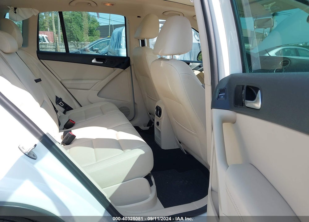 2015 VOLKSWAGEN TIGUAN SE VIN: WVGAV7AX5FW507715