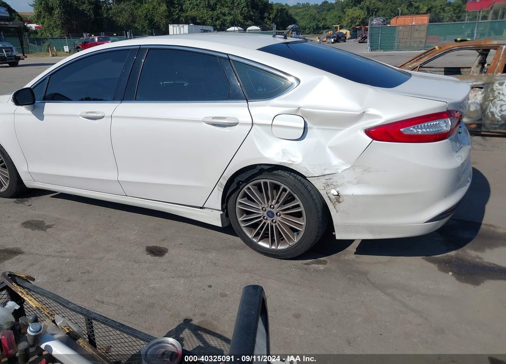 2015 FORD FUSION SE VIN: 3FA6P0HD7FR124021